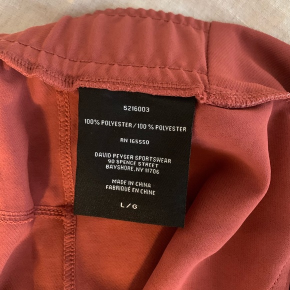 Light pants with elastic band. - Picture 5 of 9